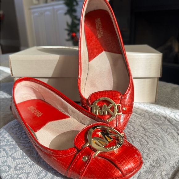 Michael Kors red patent leather flats size 7 - Picture 2 of 8